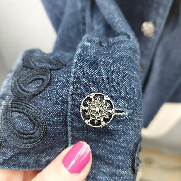 Christopher & Banks Women’s Embroidered Button Long Sleeve Denim Top size S - Picture 4 of 11